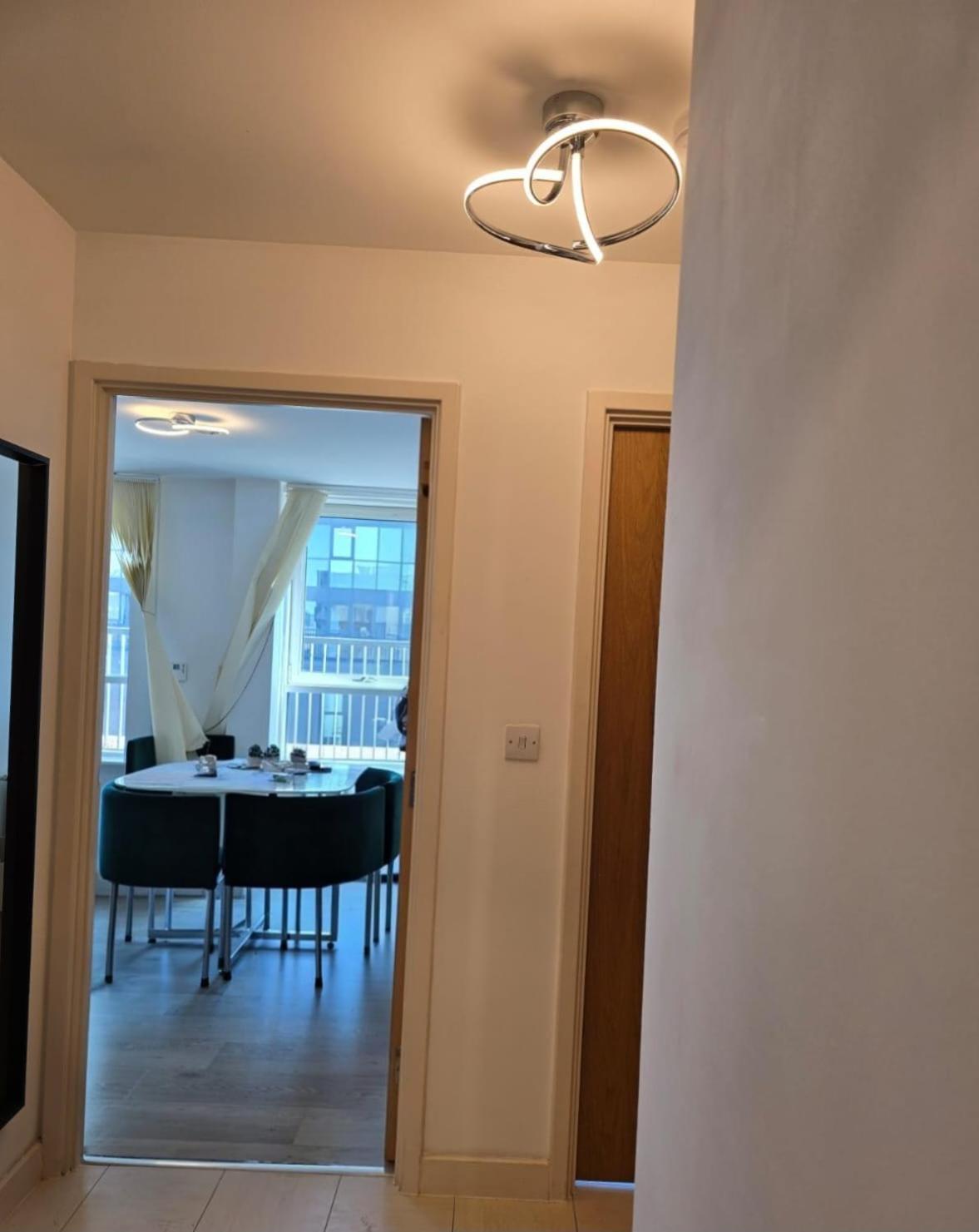 Cozy - 5 Mins From The Tube