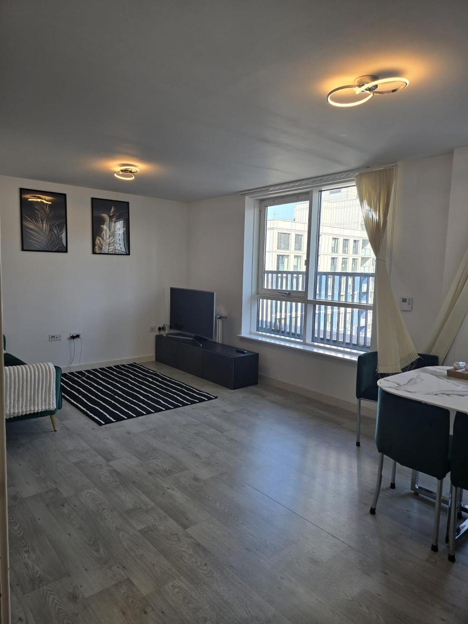 Cozy - 5 Mins From The Tube * London